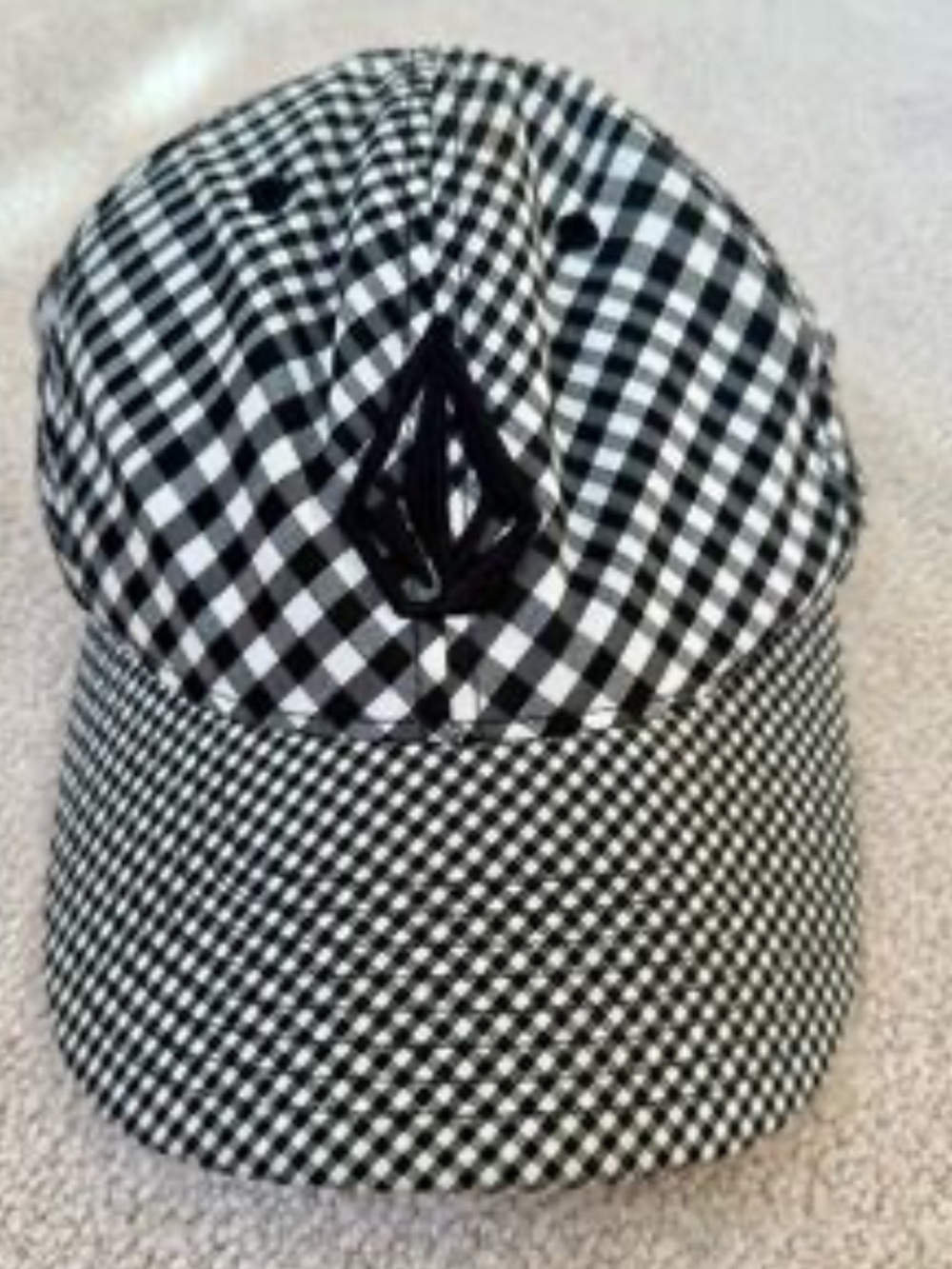 Women’s Y2K Genuine Volcom Flexfit Black & White Gingham Baseball Cap L/XL
